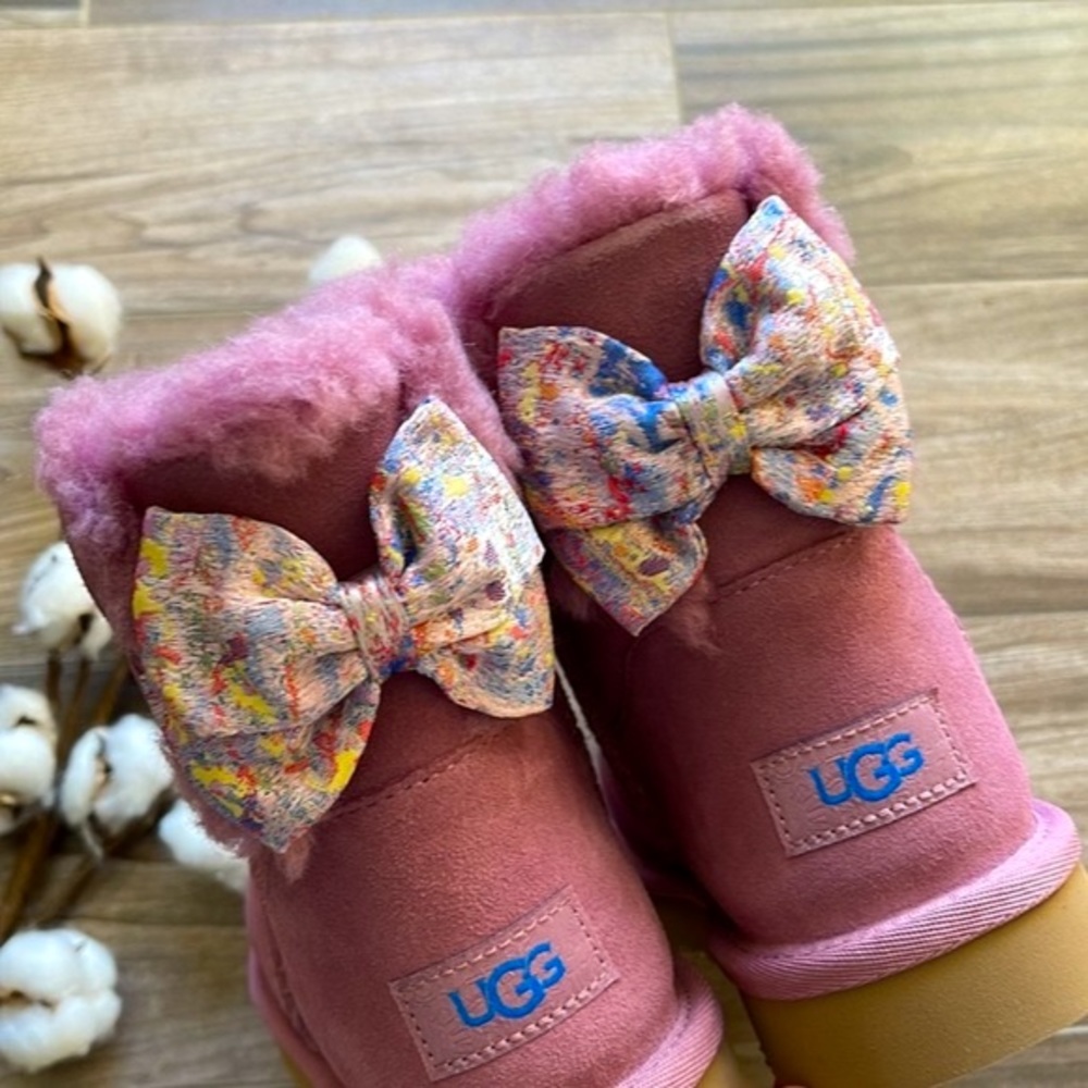 🌿UGG🌿MINI BAILEY BOW SPLATTER BOOTS - Picture 5 of 16